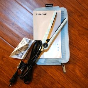 FREE* Mini/travel straightener